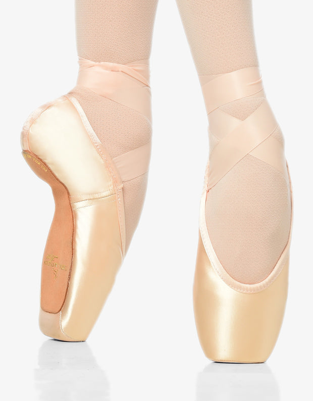 Gaynor Minden: Pointe Shoes, Sculpted Fit - 6M 3 box / Supple / DV LH - U.S. MADE